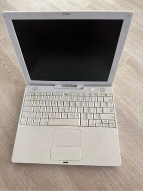 Apple iBook G4 12” White Laptop Untested Vintage 2005